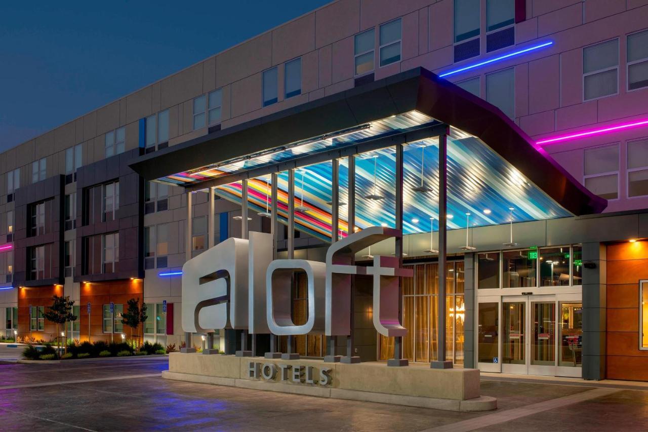 Aloft Omaha West Hotel Exterior foto
